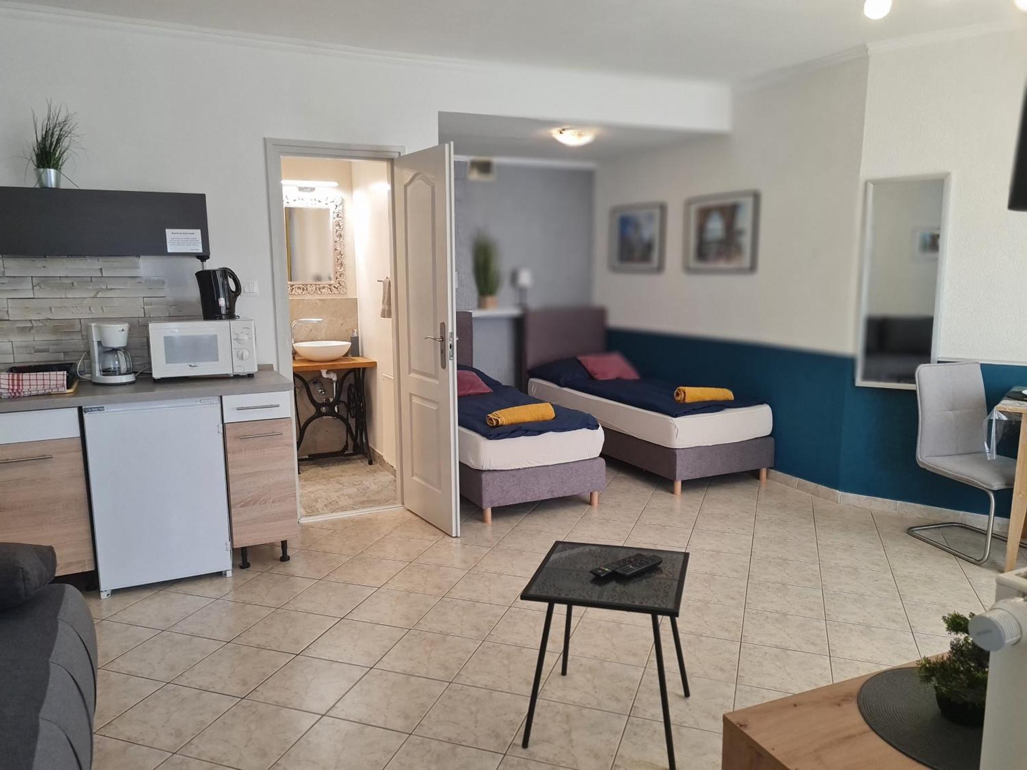 Csever Apartman 塔塔 外观 照片